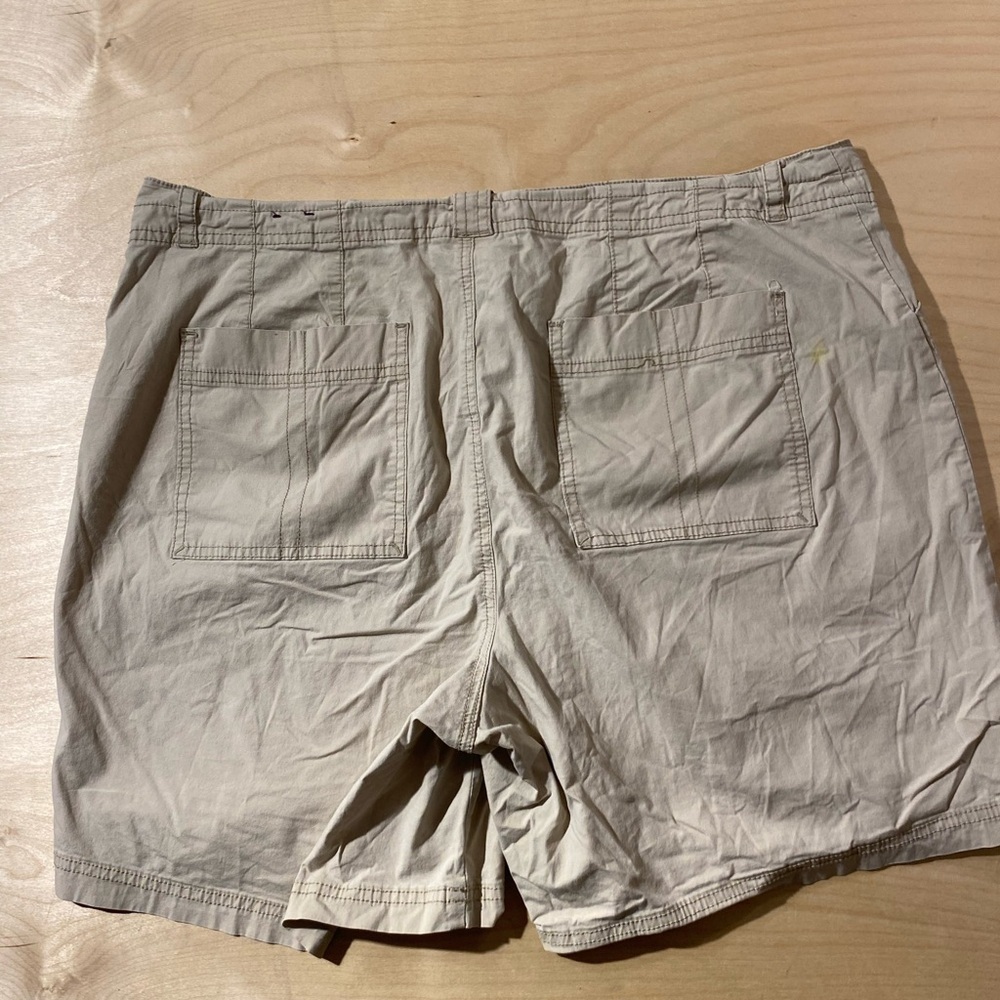 Lane Bryant Women's Light Tan Cargo Shorts 18 (DX) - Picture 8 of 8